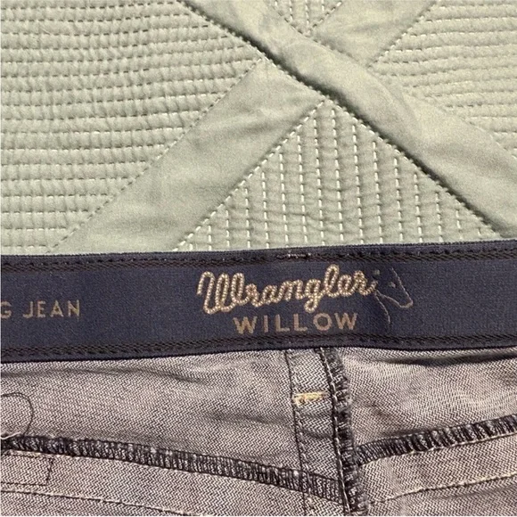 Wrangler Willow Women's Flare Jeans in Deep Blue - Picture 3 of 6